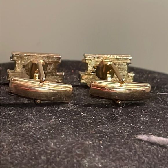 Vintage MCM 1952 mixed metal 3D gold tone whale back trolley car cuff links - Picture 8 of 15